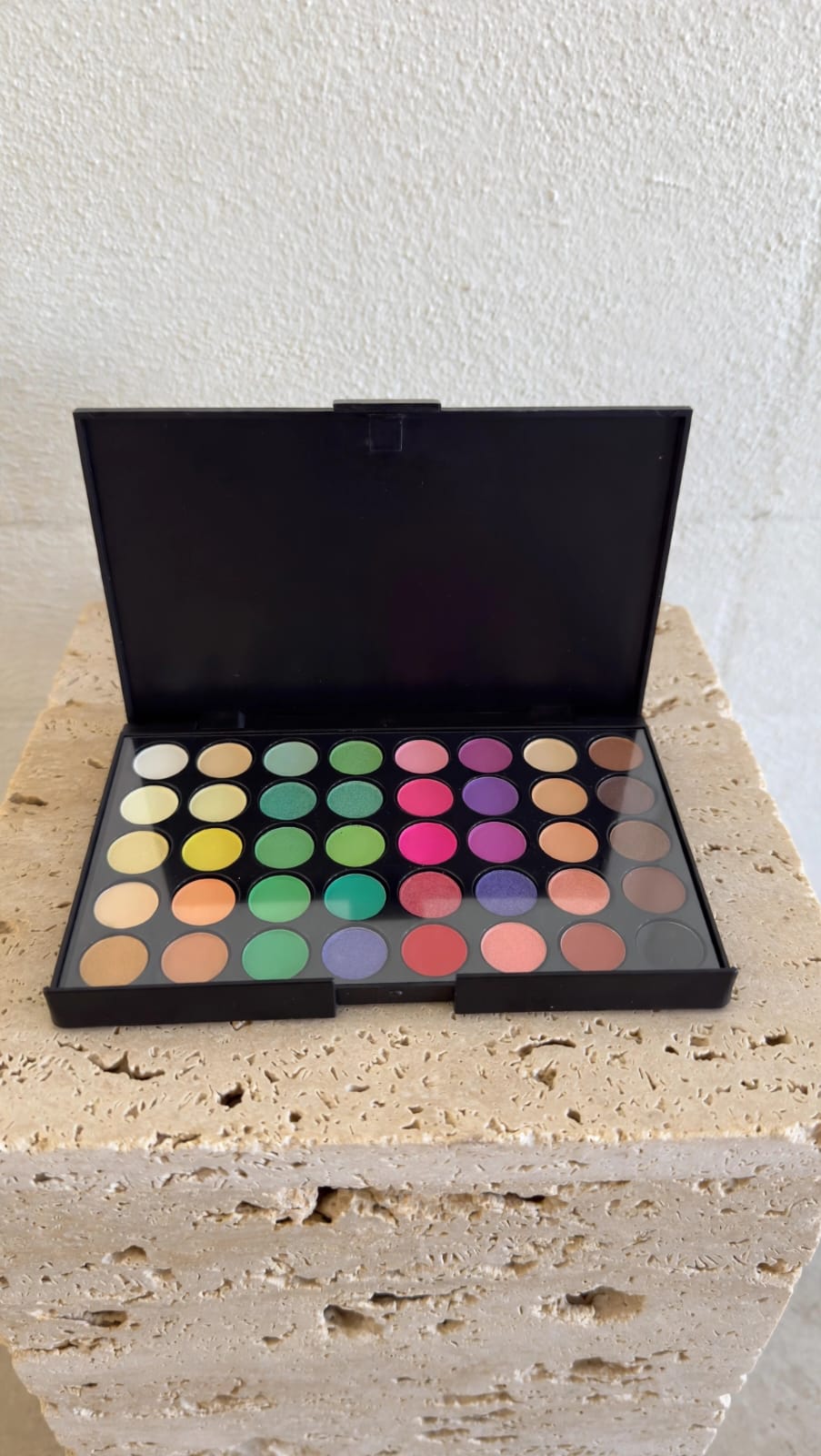 Lumière 40-Color Eyeshadow Palette - Confetti Palette